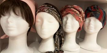 Actividades desde casa: 'Colocación de pañuelos y confección de turbantes', por la voluntaria Toñi