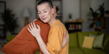 No te olvides de ti: la importancia del cuidado a familiares