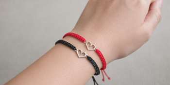 Club Social a Lloret: Fem polseres solidàries per Sant Jordi