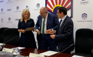 Cátedra “En qué te puedo ayudar - Humanizando el cáncer”